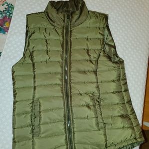 Rue 21 Army Green Puffer Vest